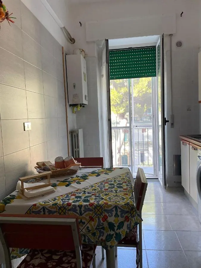 Rm'S Guesthouse ブリンディジ アパート